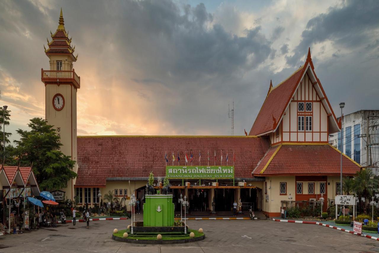 Oyo 673 Nice Sleep Box Hotel Chiang Mai Exterior photo
