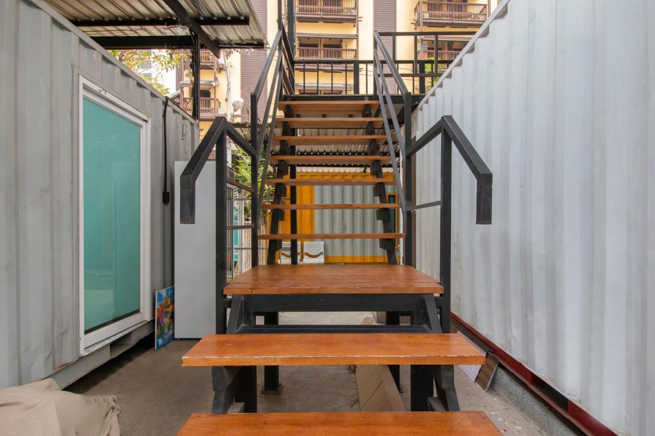 Oyo 673 Nice Sleep Box Hotel Chiang Mai Exterior photo