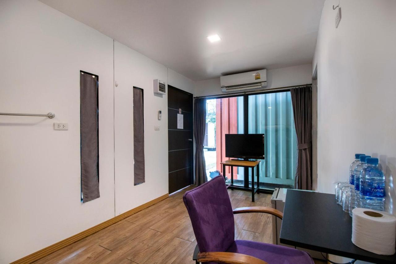 Oyo 673 Nice Sleep Box Hotel Chiang Mai Exterior photo